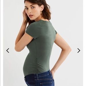 A Pea in the Pod Luxe Side Ruched V Scoop Maternity Shirt Largr